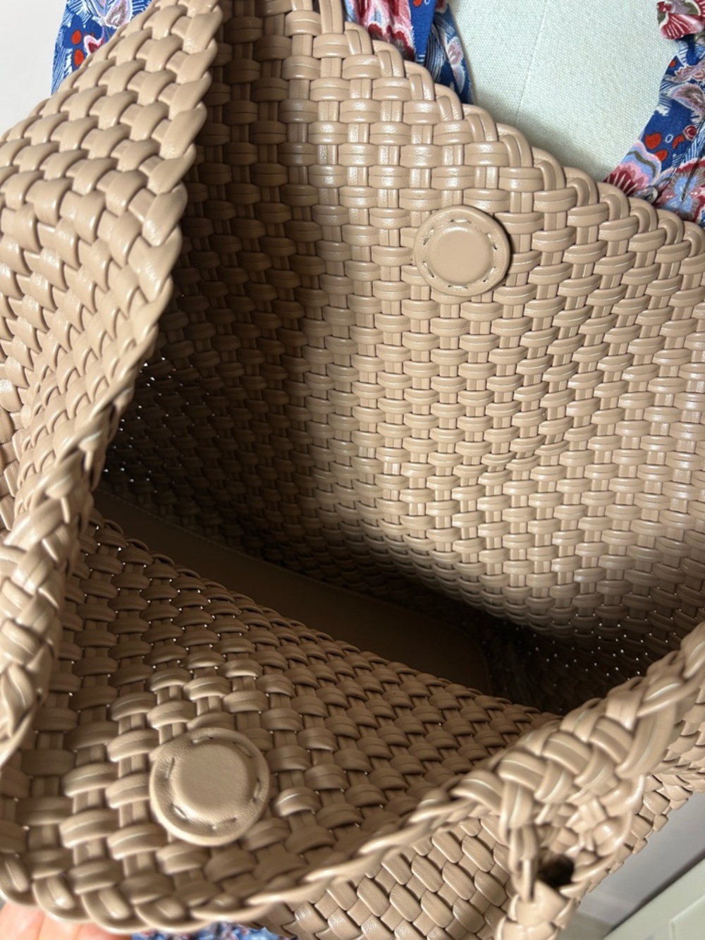 Beige Faux leather Woven Tote Handbag in Taupe mid size sturdy trendy bag - Picture 11 of 16